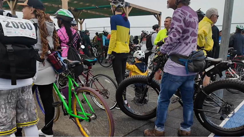 Video thumbnail for Thousands pedal through history at 32nd annual Tour de Bronx