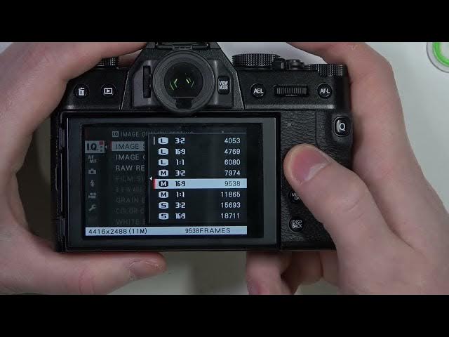 Video thumbnail for How To Change Image Size on Fujifilm X T30?
