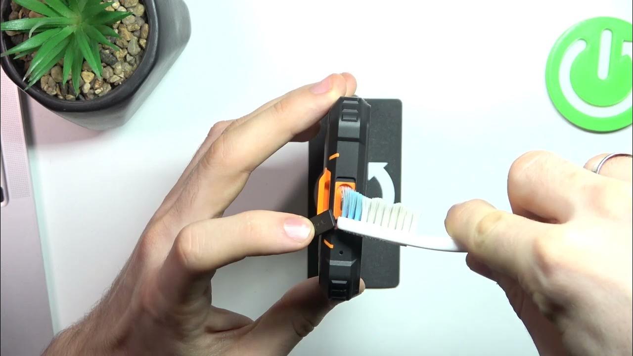 Video thumbnail for How to Fix USB in Oukitel WP23 – Clean USB Using Household Items