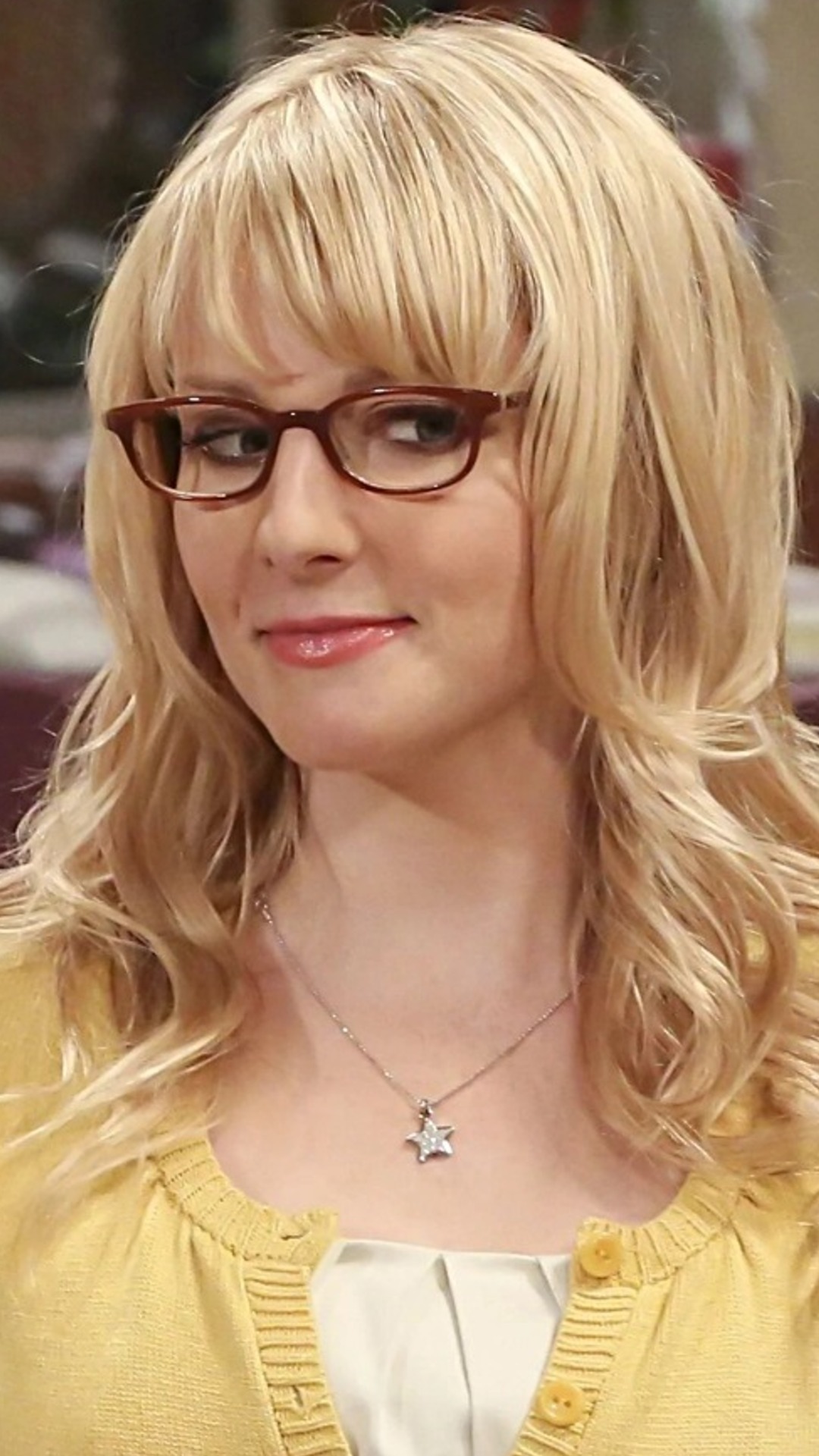 Video thumbnail for What The Big Bang Theory's Melissa Rauch Looks Like Without Blond Hair (She's Unrecognizable)