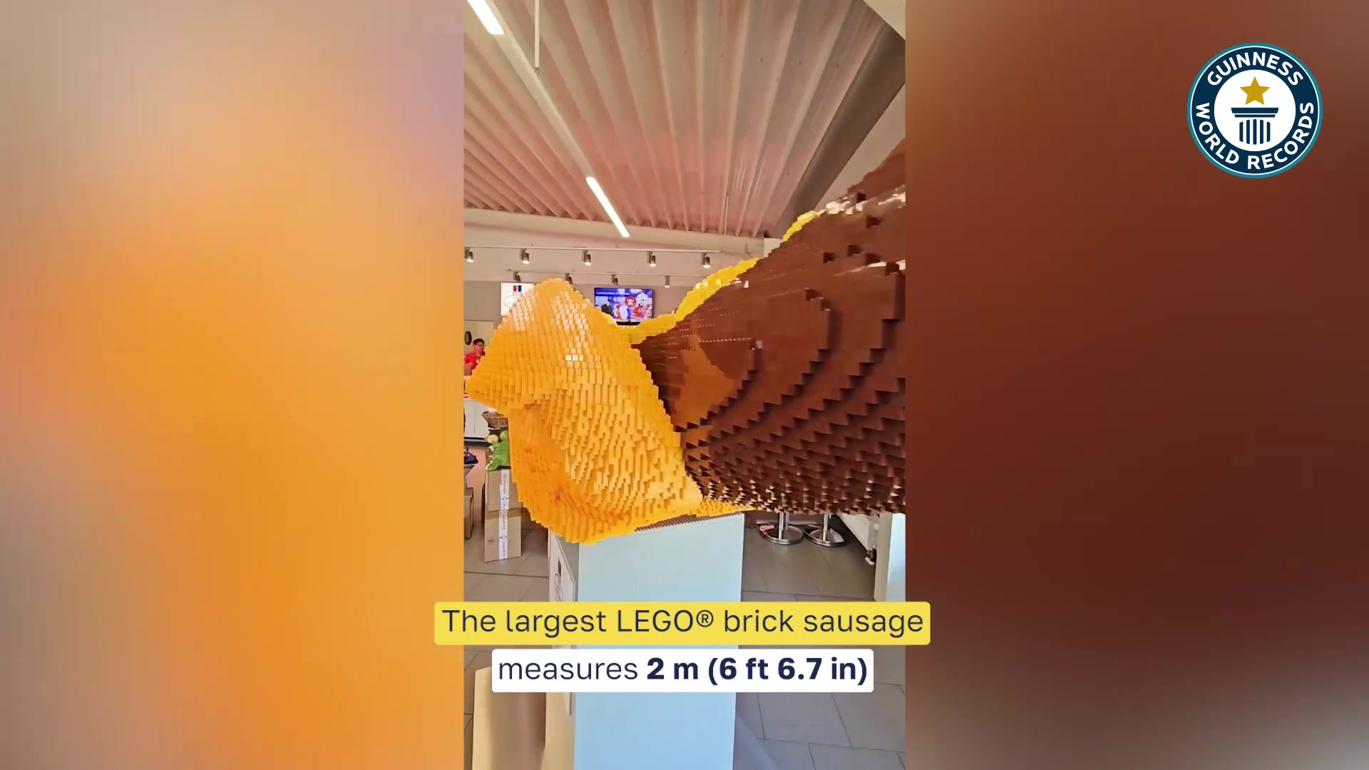 Video thumbnail for Largest LEGO brick sausage - 2 metres (6 ft 6.7 in) by Tommy Schmidt
