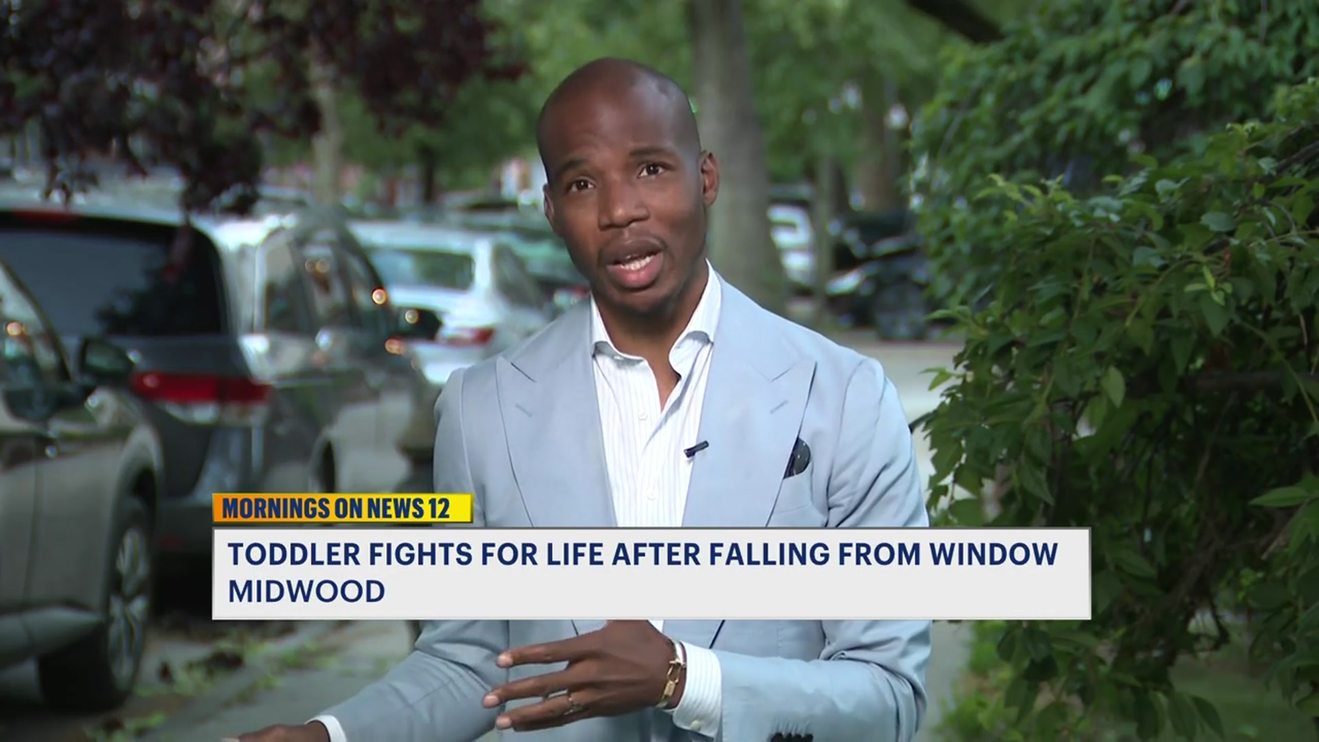 Video thumbnail for 2-year-old girl remains in critical condition after window fall in Midwood