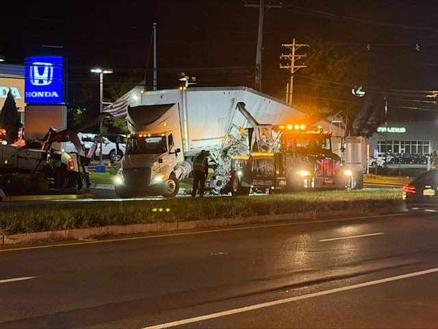 Video thumbnail for Dump truck slams into tractor-trailer, blocking Route 9 in Freehold
