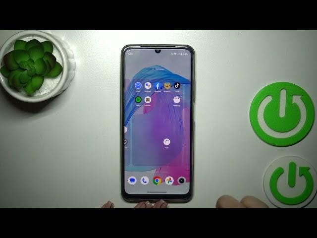 Video thumbnail for How to Create Home Screen Folders on REALME C53