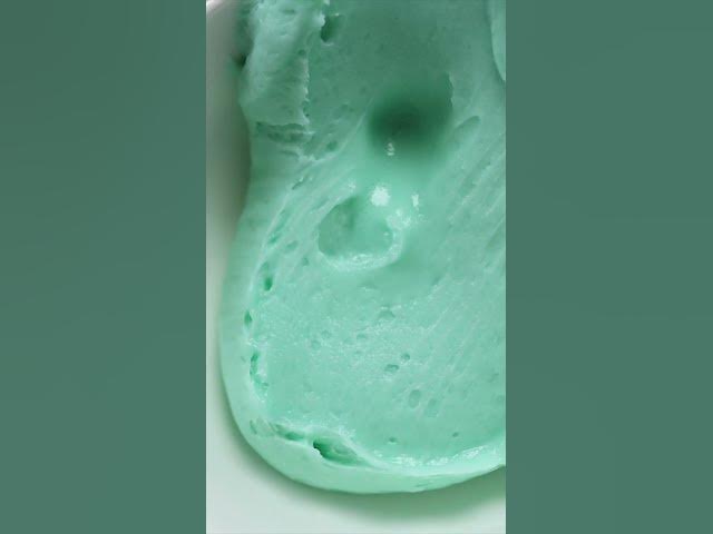 Video thumbnail for My favourite hack for THE SMOOTHEST buttercream - no air bubbles! Will you try this? #cakes #shorts