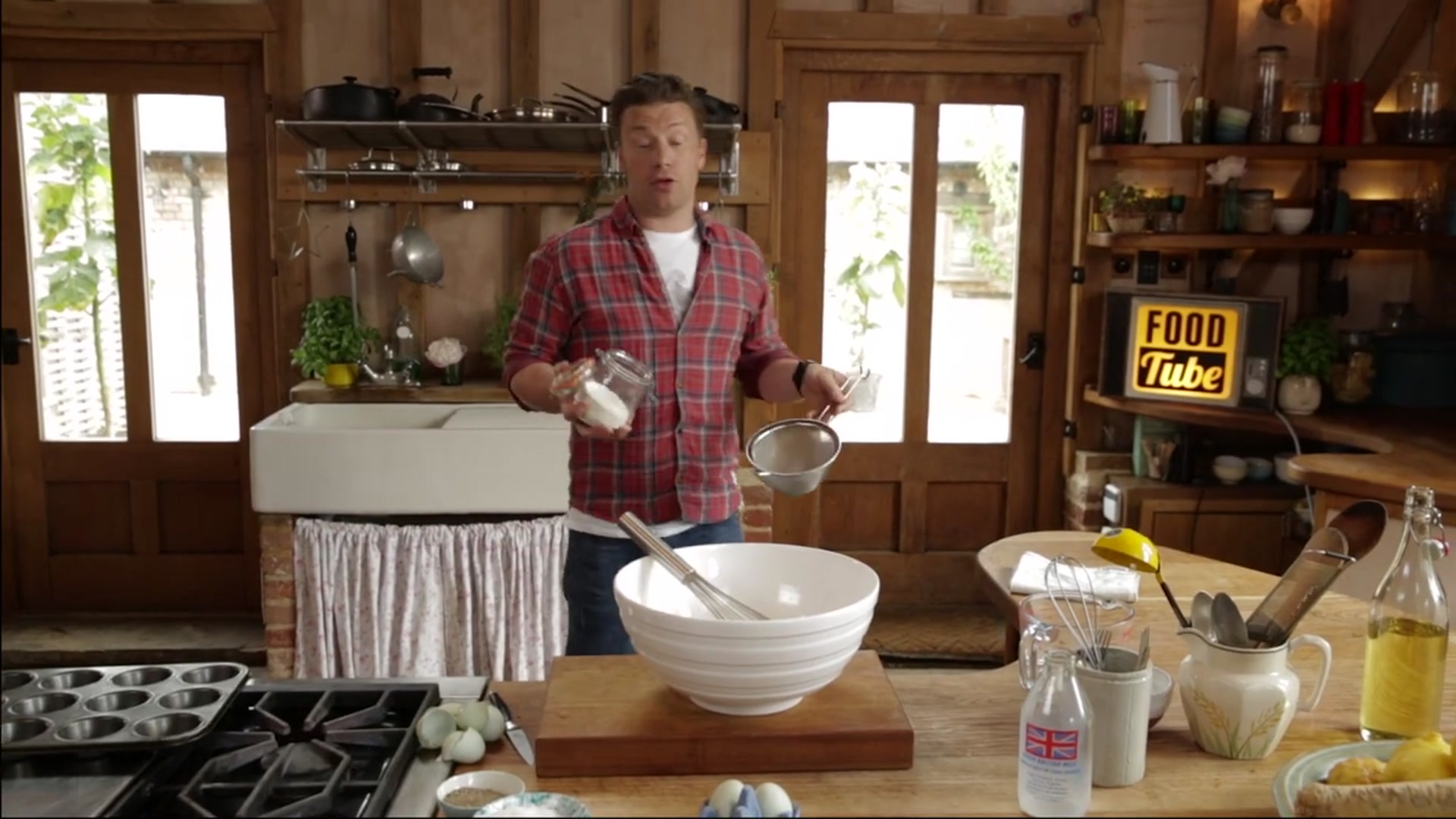 Video thumbnail for Yorkshire Pudding Megamix   Jamie Oliver(720P HD)