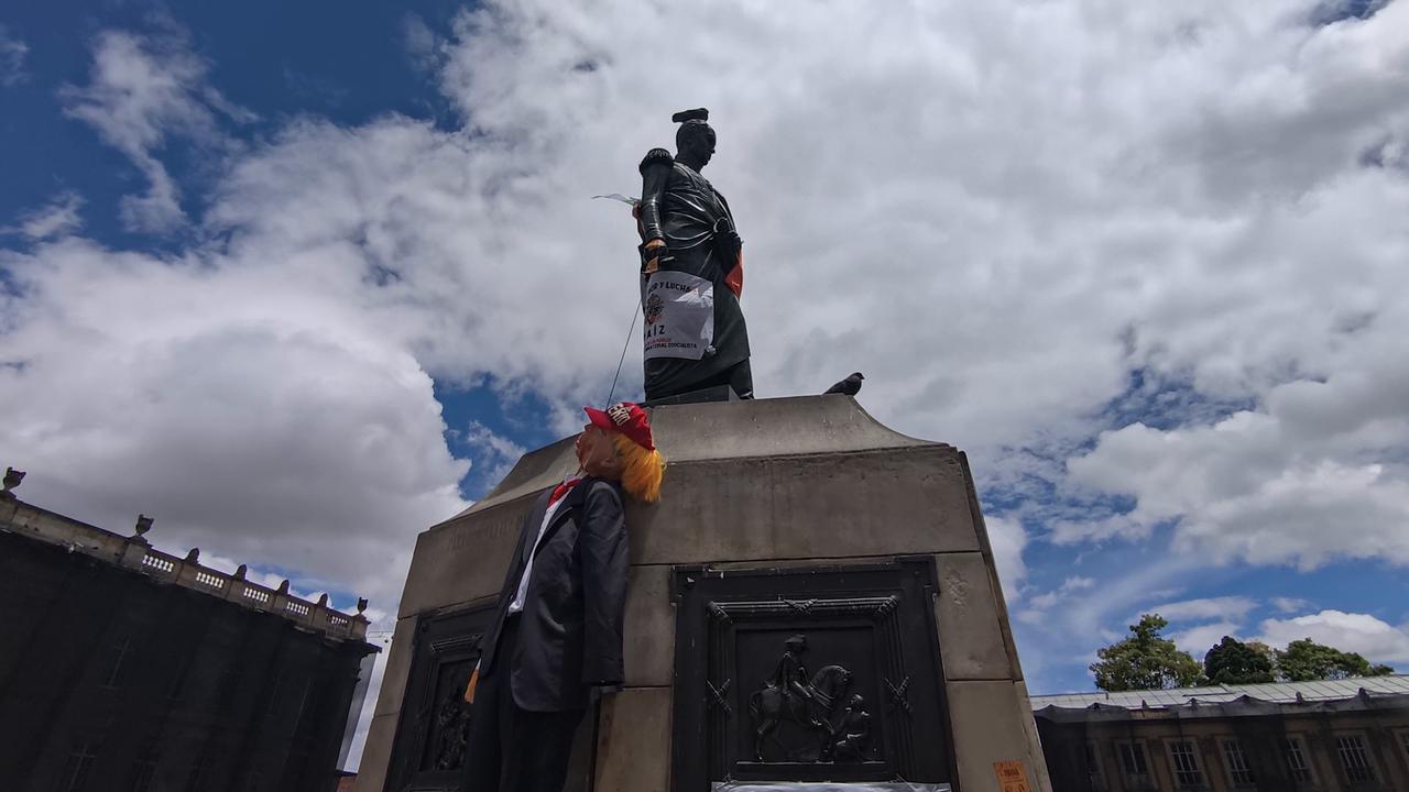 Video thumbnail for Colombia: Hundreds march in Colombia for International Workers’ Day.
