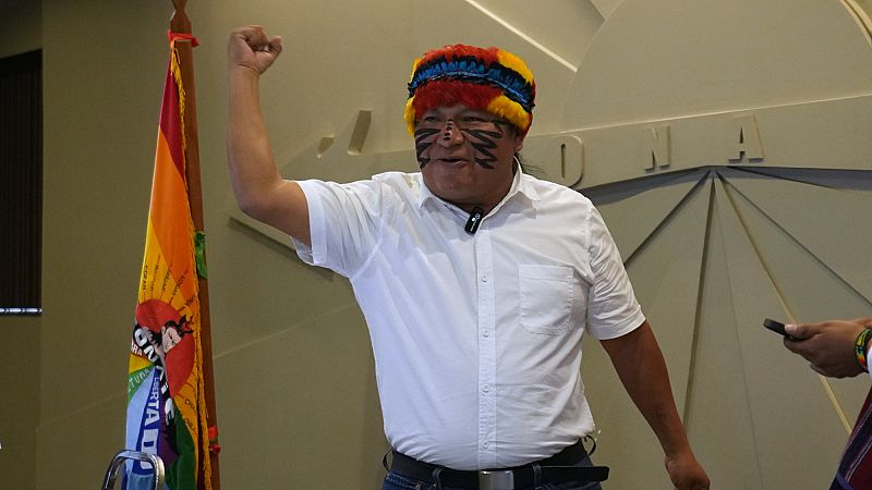 Video thumbnail for Protests over fuel price hikes plunge Ecuador into political crisis