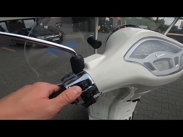 Video thumbnail for How to Enable or Disable High Beam in Vespa Primavera ( 2017 - now ) | Use High Beam