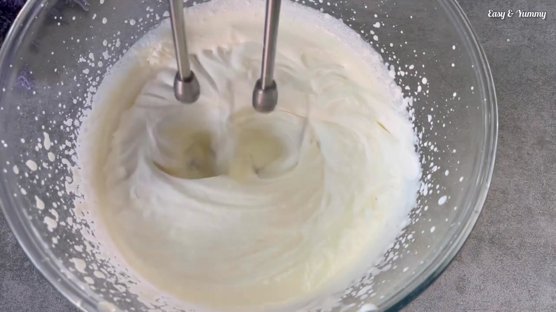 Video thumbnail for Only two ingredient chocolate mousse dessert ¦ No egg, no gelatine. No bake dessert cups. (720p 30fps)