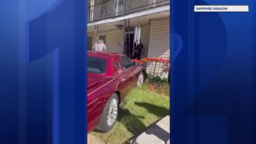 Video thumbnail for Car crashes into house in Dover