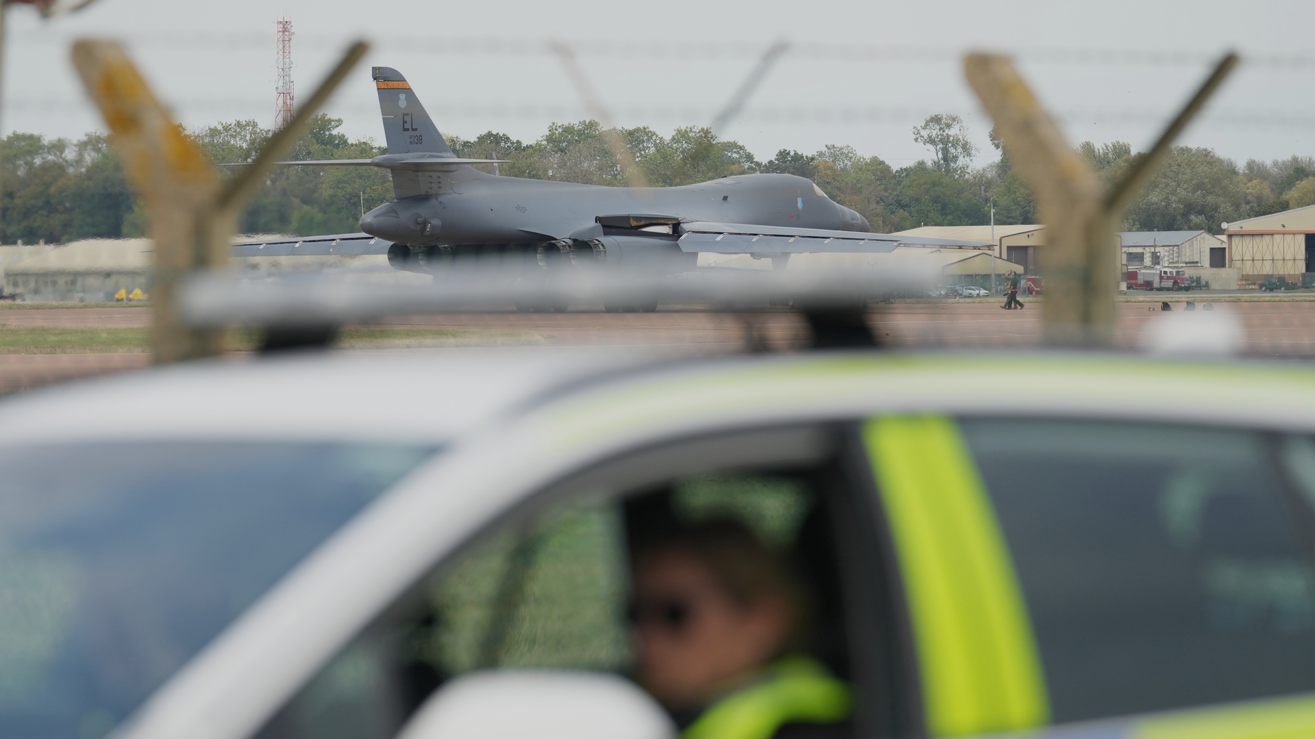Video thumbnail for British police arrest seventh person in suspected terror plot against US air base