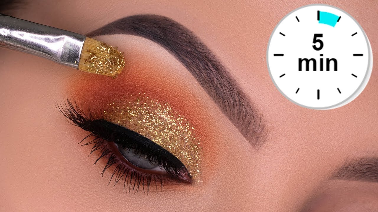 Video thumbnail for 5 MINUTE Soft Golden Glitter Eye Makeup Tutorial