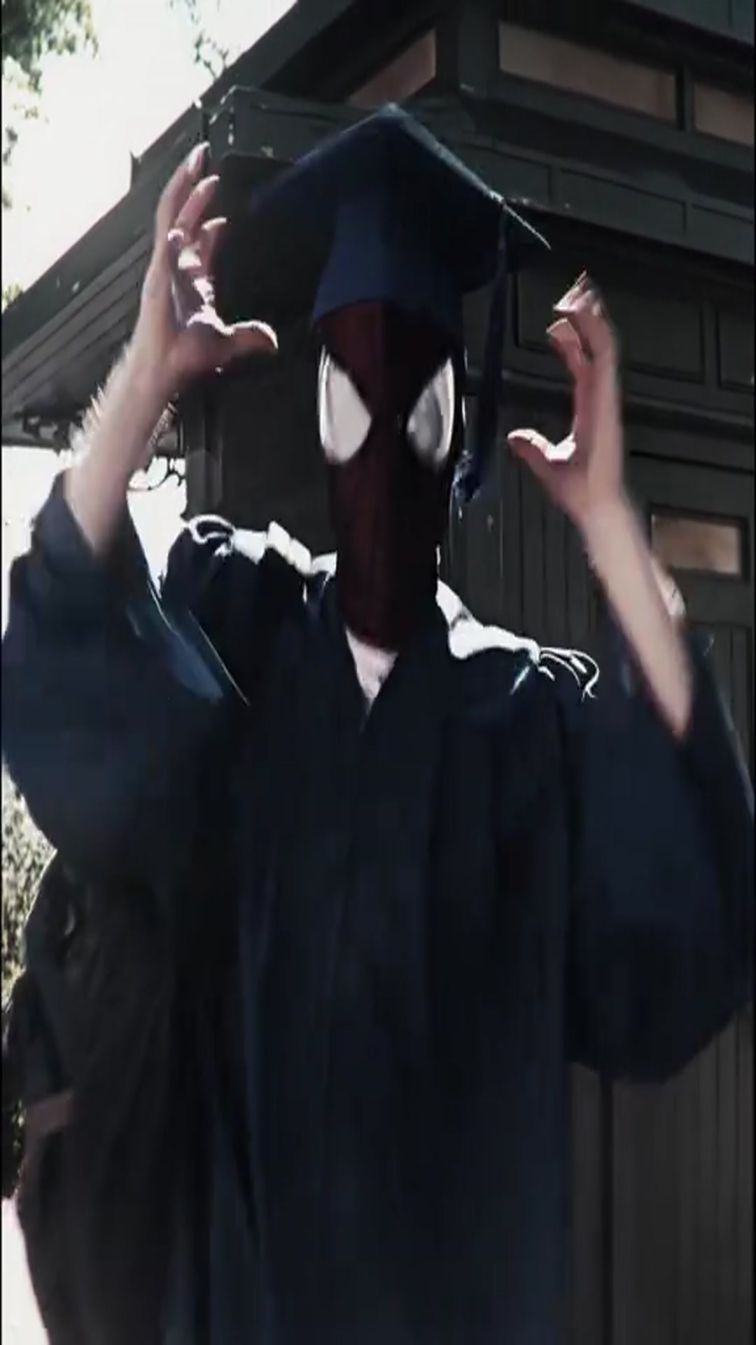 Video thumbnail for Gwen and Spiderman