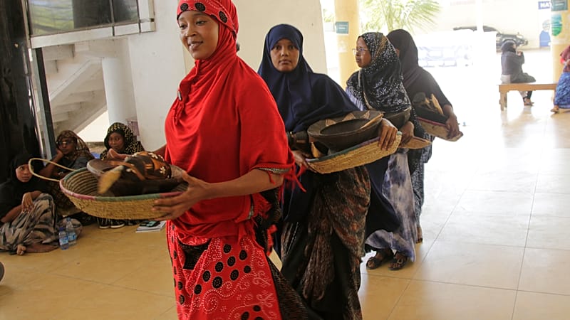 Video thumbnail for Somalia's poets keep hope alive for storytelling and for peace
