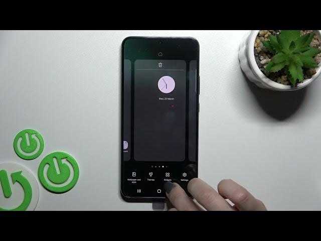 Video thumbnail for How to Add & Remove Home Screen Widgets on SAMSUNG Galaxy S22+