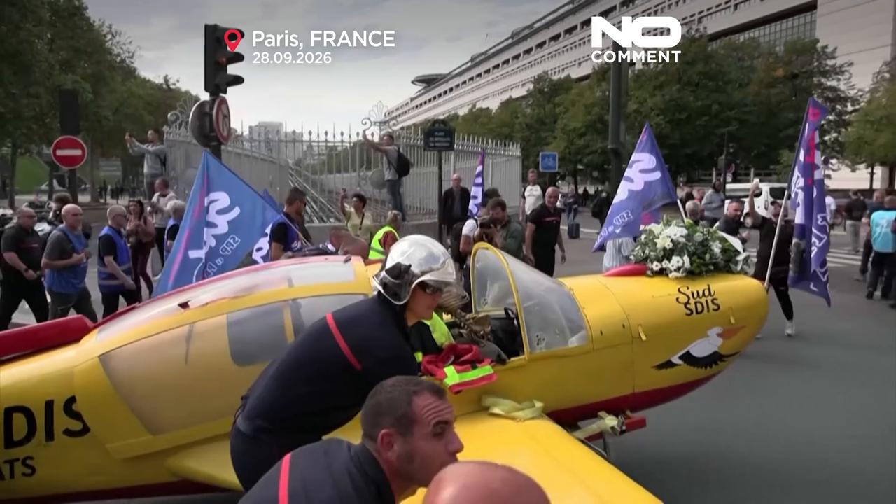 Video thumbnail for Firefighters protest at Eiffel Tower demanding more resources