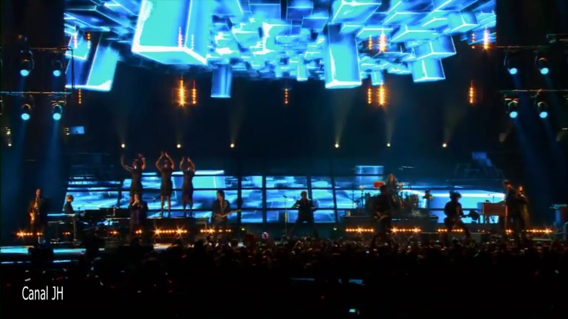 Video thumbnail for Johnny Hallyday "Deux étrangers" Bercy 2013