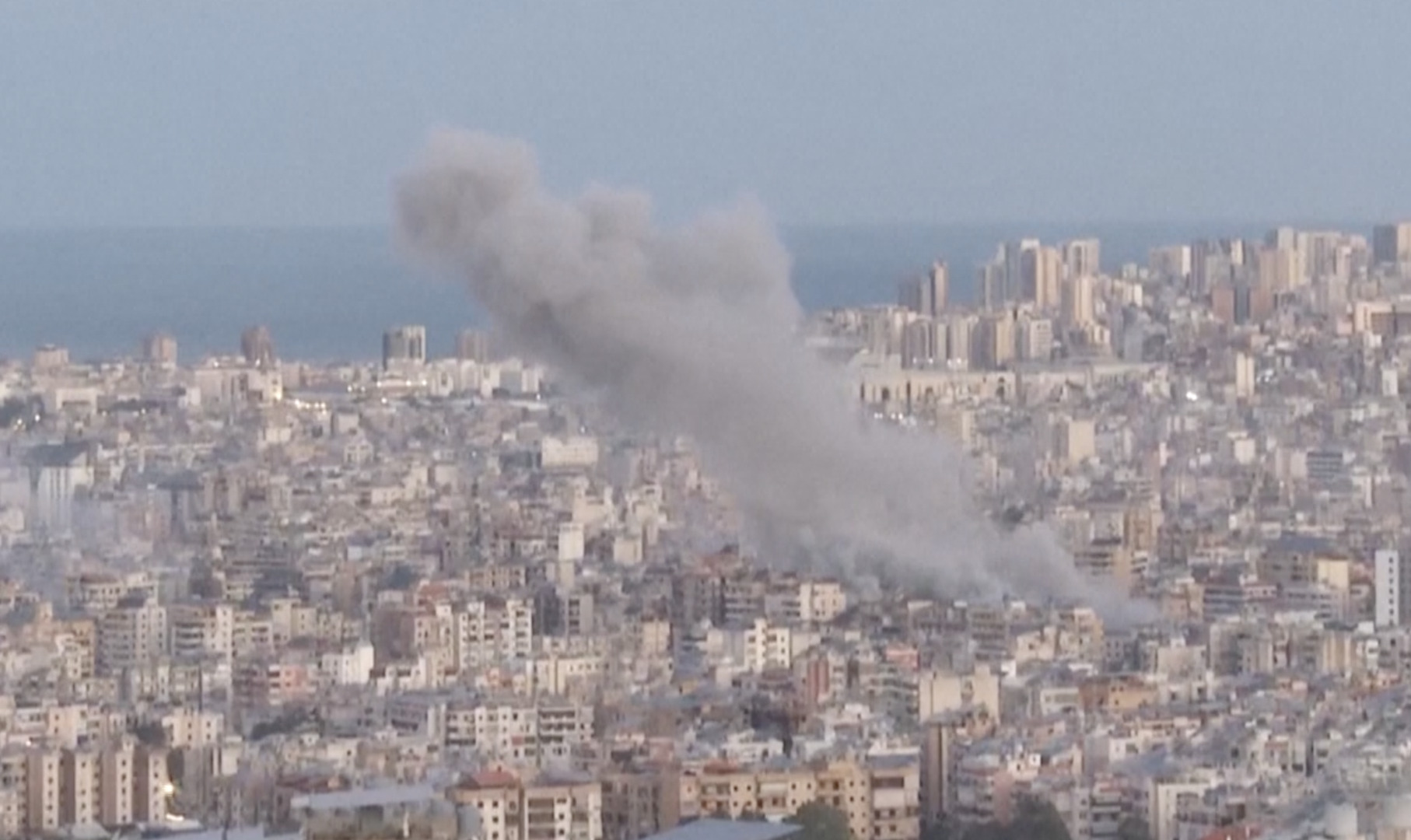 Video thumbnail for Smoke rises over Beirut after Israeli strike on Raouche building