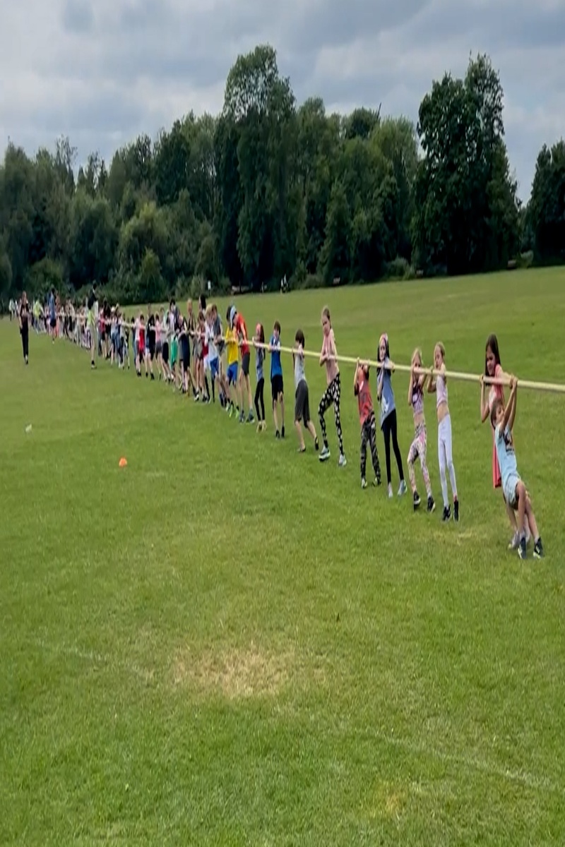 Video thumbnail for Longest distance game of tug of war - 558.15 metres by Owen Calvert, Freddie Smith and Otis Sampson