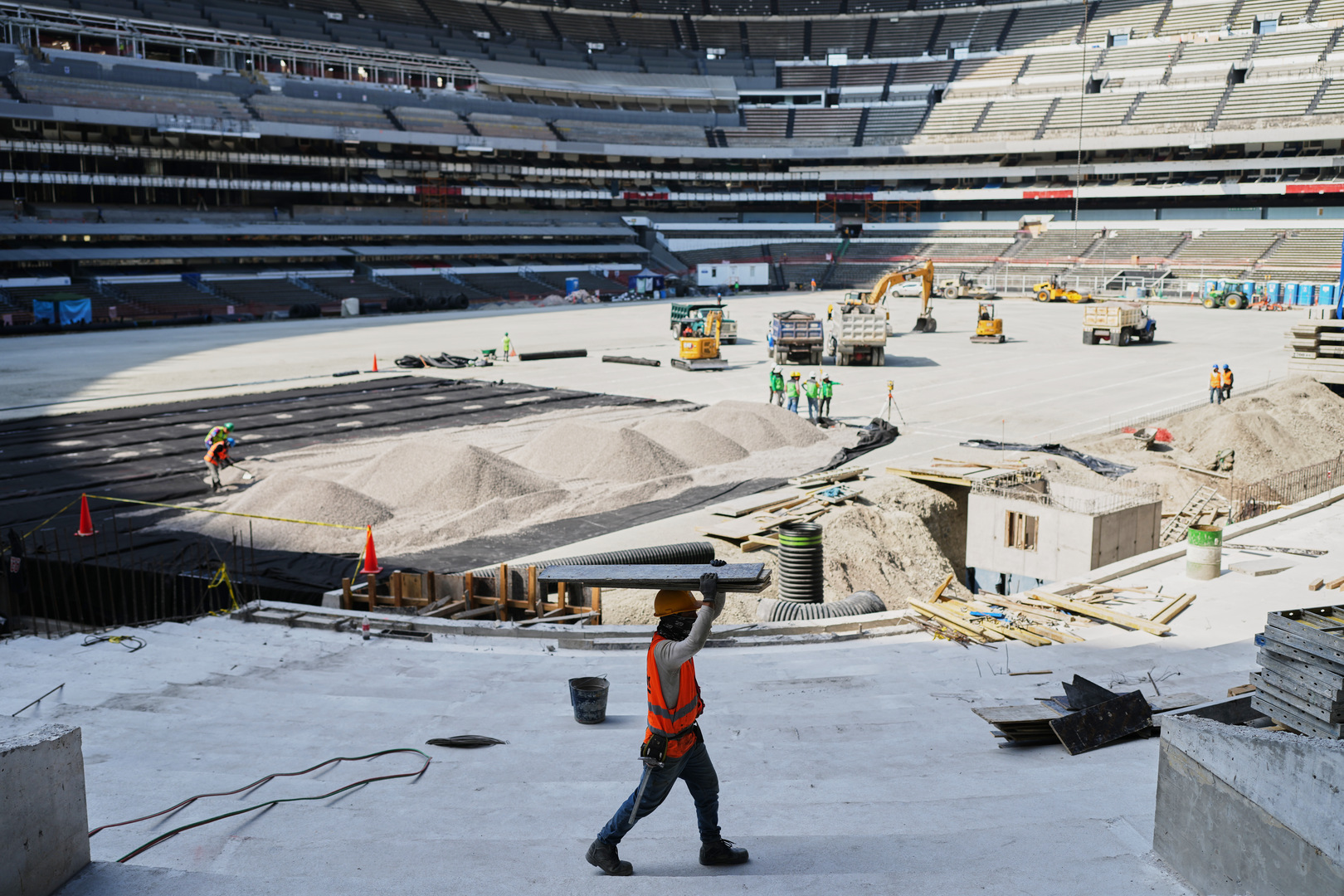 Video thumbnail for Mexican venue makeover :Azteca stadium to host cup opener for third time