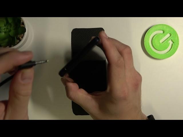 Video thumbnail for How to Connect Headphones to SONY Xperia 1 III – Plug in Headphones