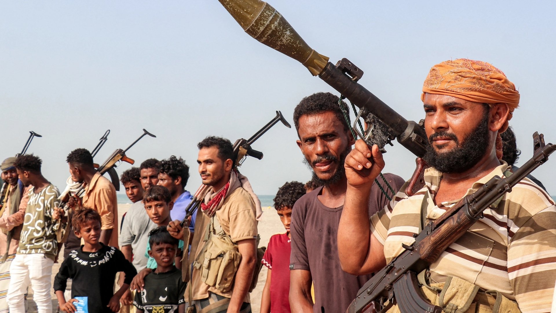 Video thumbnail for Yemen renewed conflict : Houthis and government forces in new confrontation