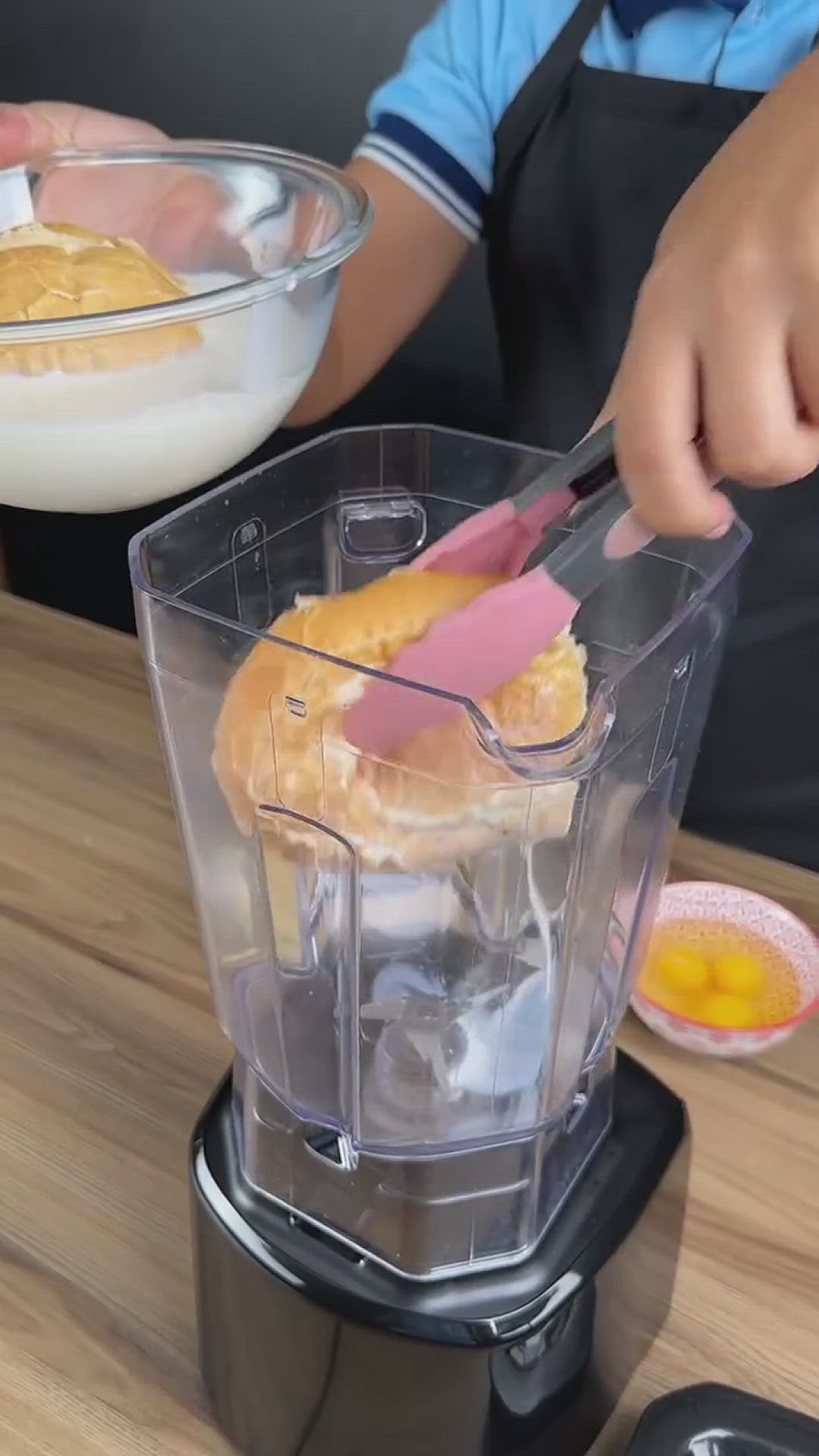 Video thumbnail for This is the secret bakeries don't tell you. Here's what they do with old bread