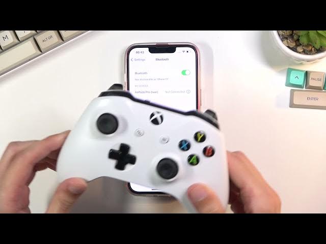 Video thumbnail for How to Connect GamePad to iPhone 13 – Install Controller