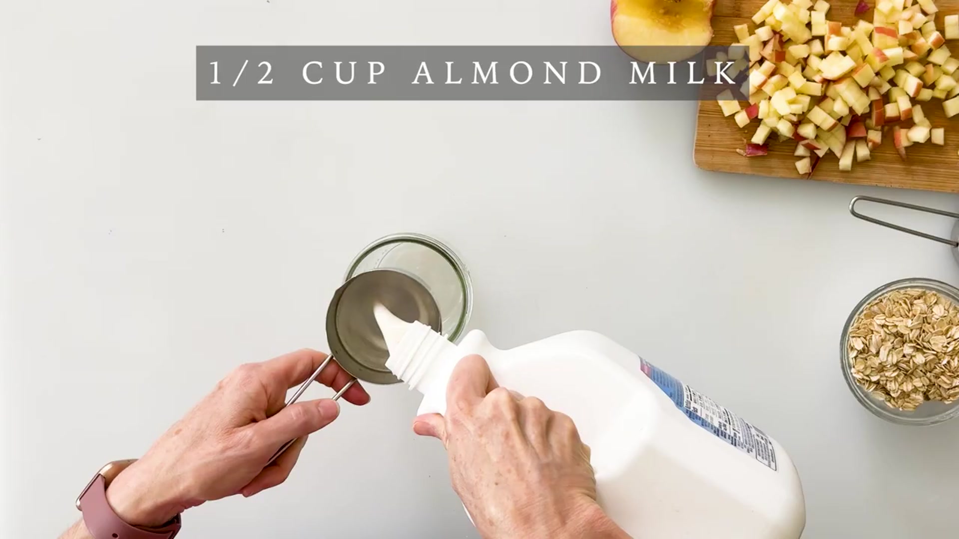 Video thumbnail for Applesauce Overnight Oats   Apple Pie Oatmeal Recipe(720P HD)