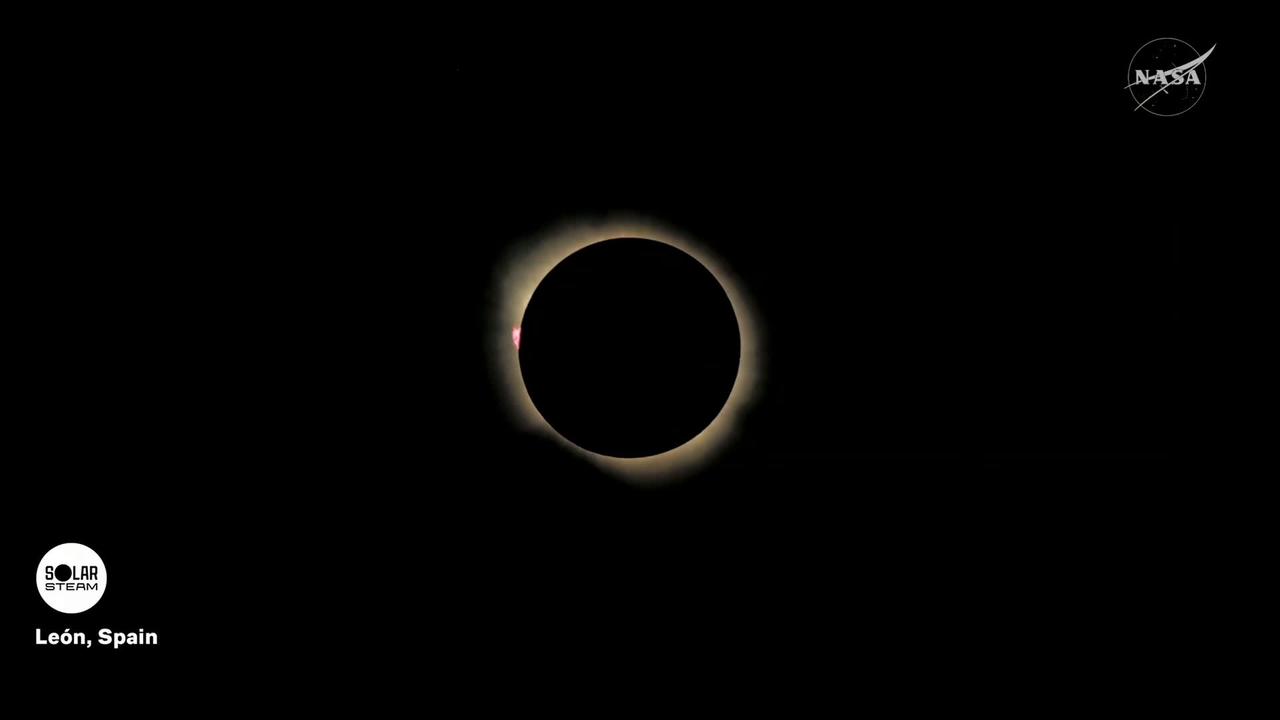 Video thumbnail for Spain: Total solar eclipse seen over Leon, Spain.