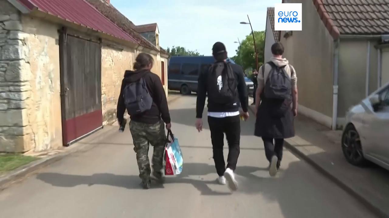 Video thumbnail for Thousands at illegal French rave on 'dangerous' military site