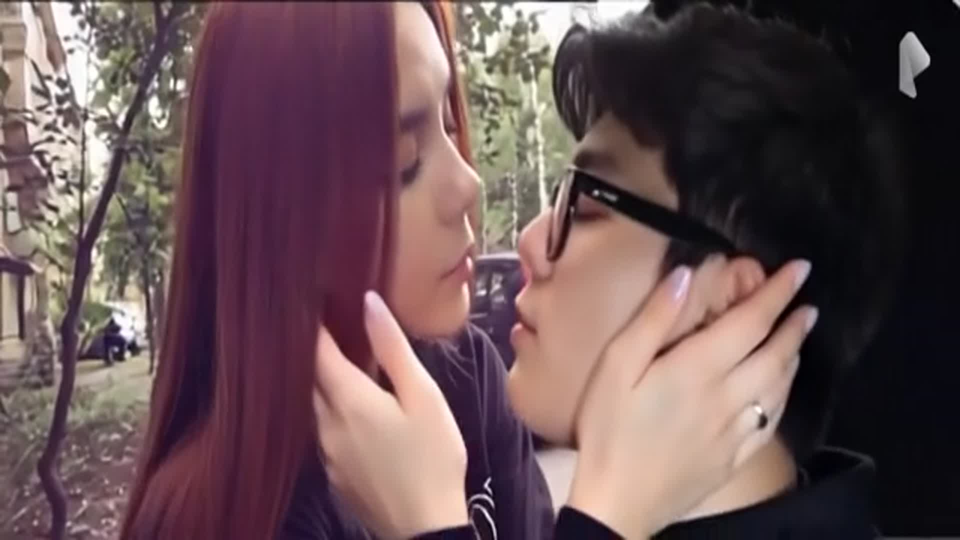 Video thumbnail for 1000254089