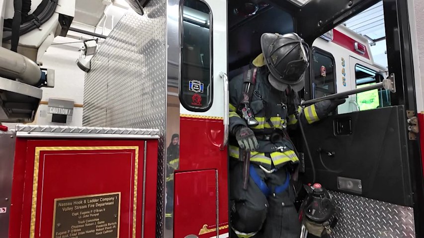 Video thumbnail for 100 pounds of gear, brutal heat: How LI first responders are staying safe during the heat wave