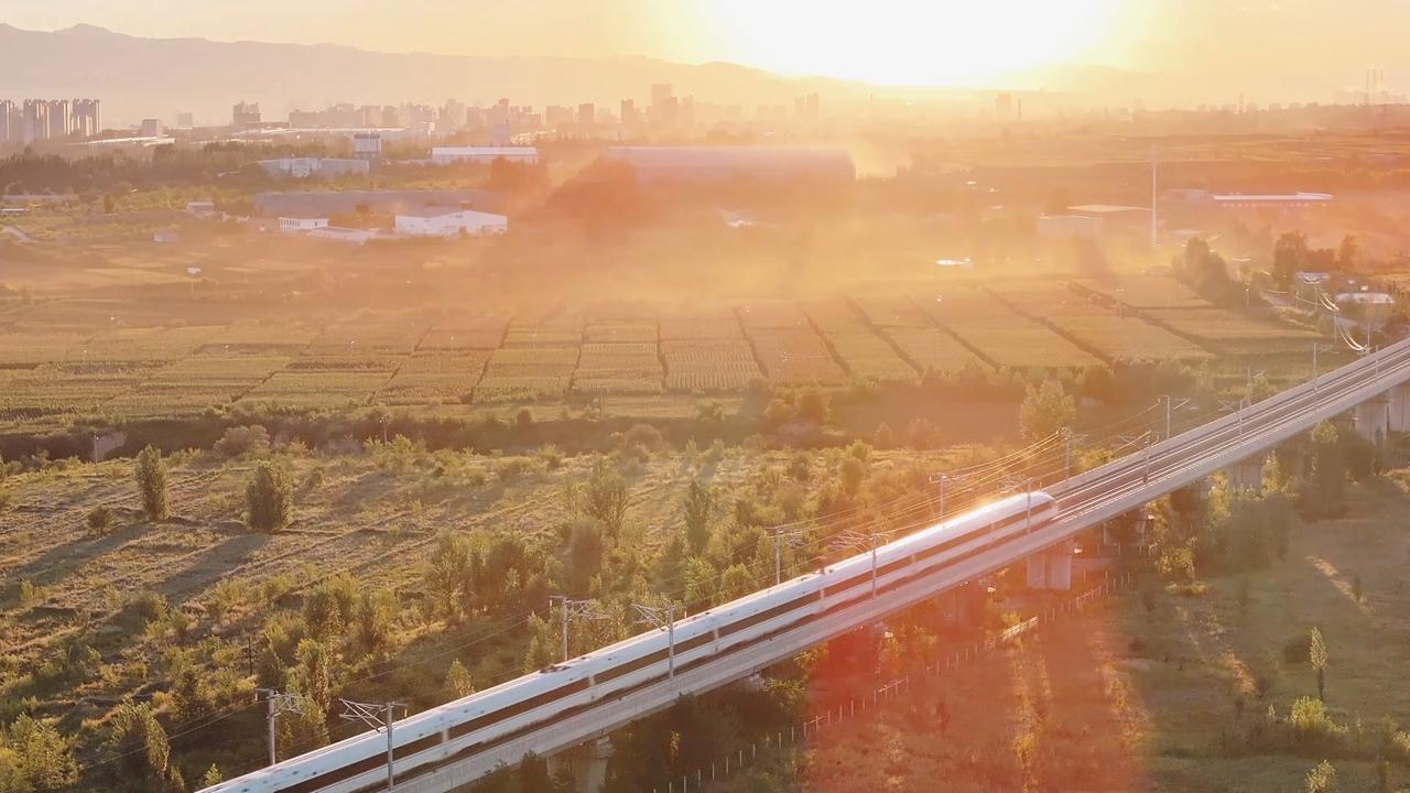 Video thumbnail for China: High-speed Train.