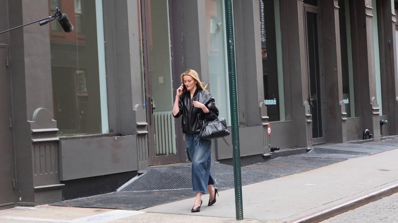 Video thumbnail for Sarah Pidgeon Films A Commercial For Balenciga.