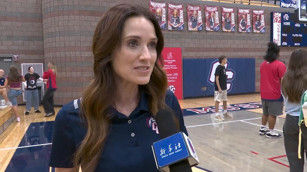 Video thumbnail for "United States: "Auntie Basketball" Team Visits Utah High School".