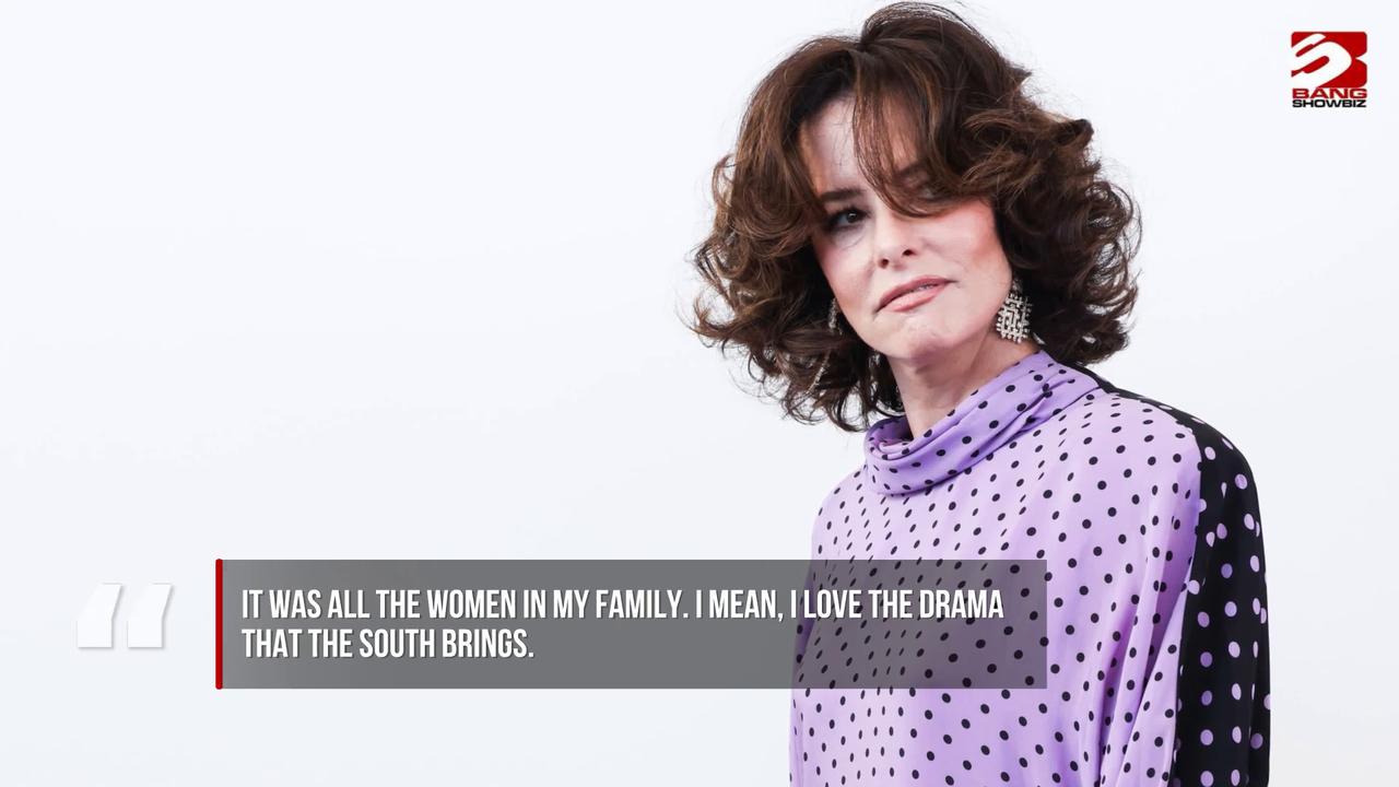 Video thumbnail for Parker Posey reveals that 'Life hasn't been easy'