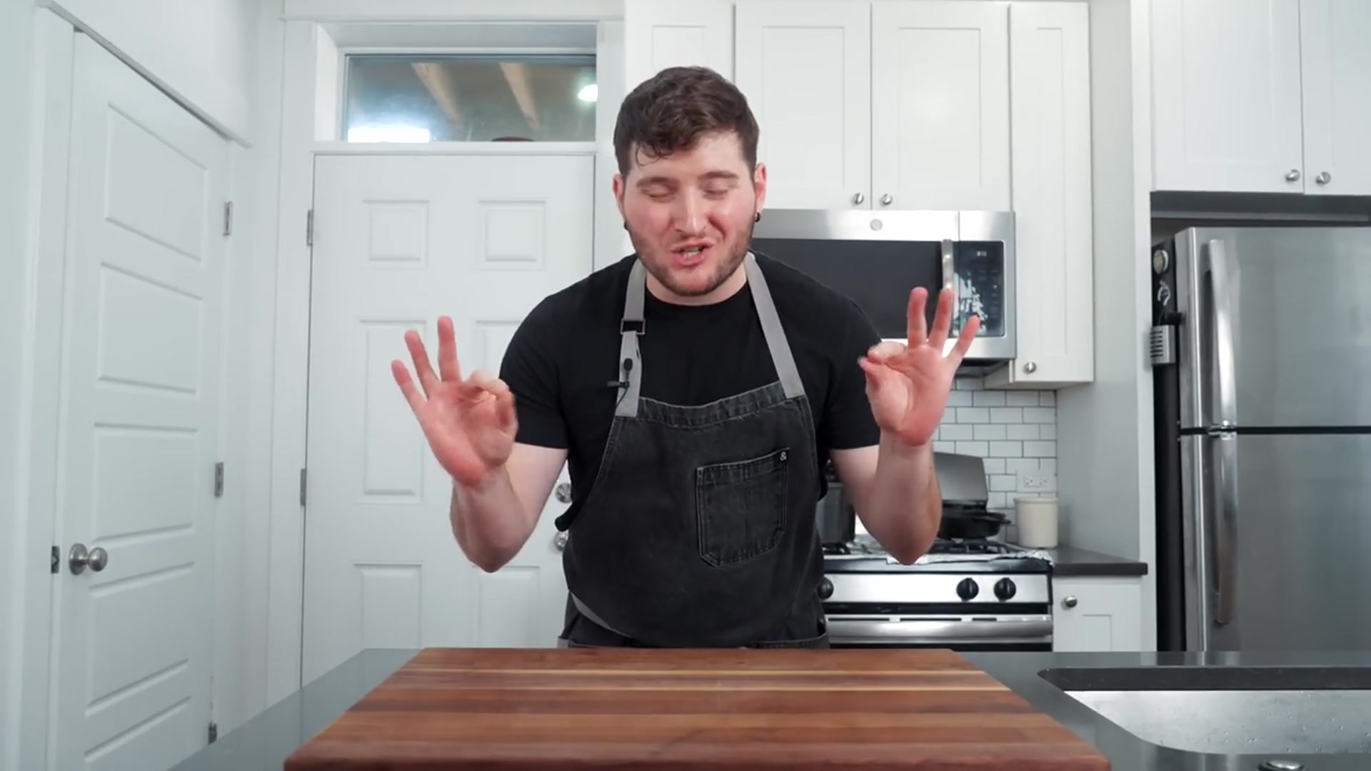 Video thumbnail for Is THIS The Most Underrated Chicago Food Staple (720P HD)