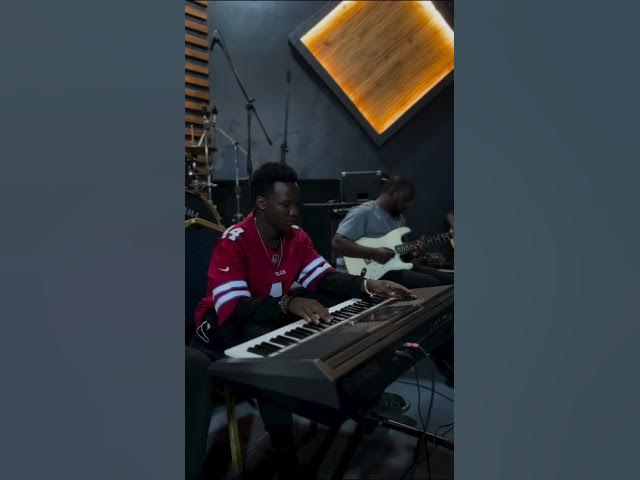Video thumbnail for #musician vibes Keyz on keyboard 🎹 and soloiyven   Ishimwe bass
