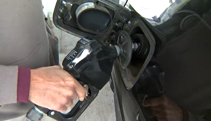 Video thumbnail for Gas prices tick up as President Trump announces he’s reinstating blockade in Strait of Hormuz