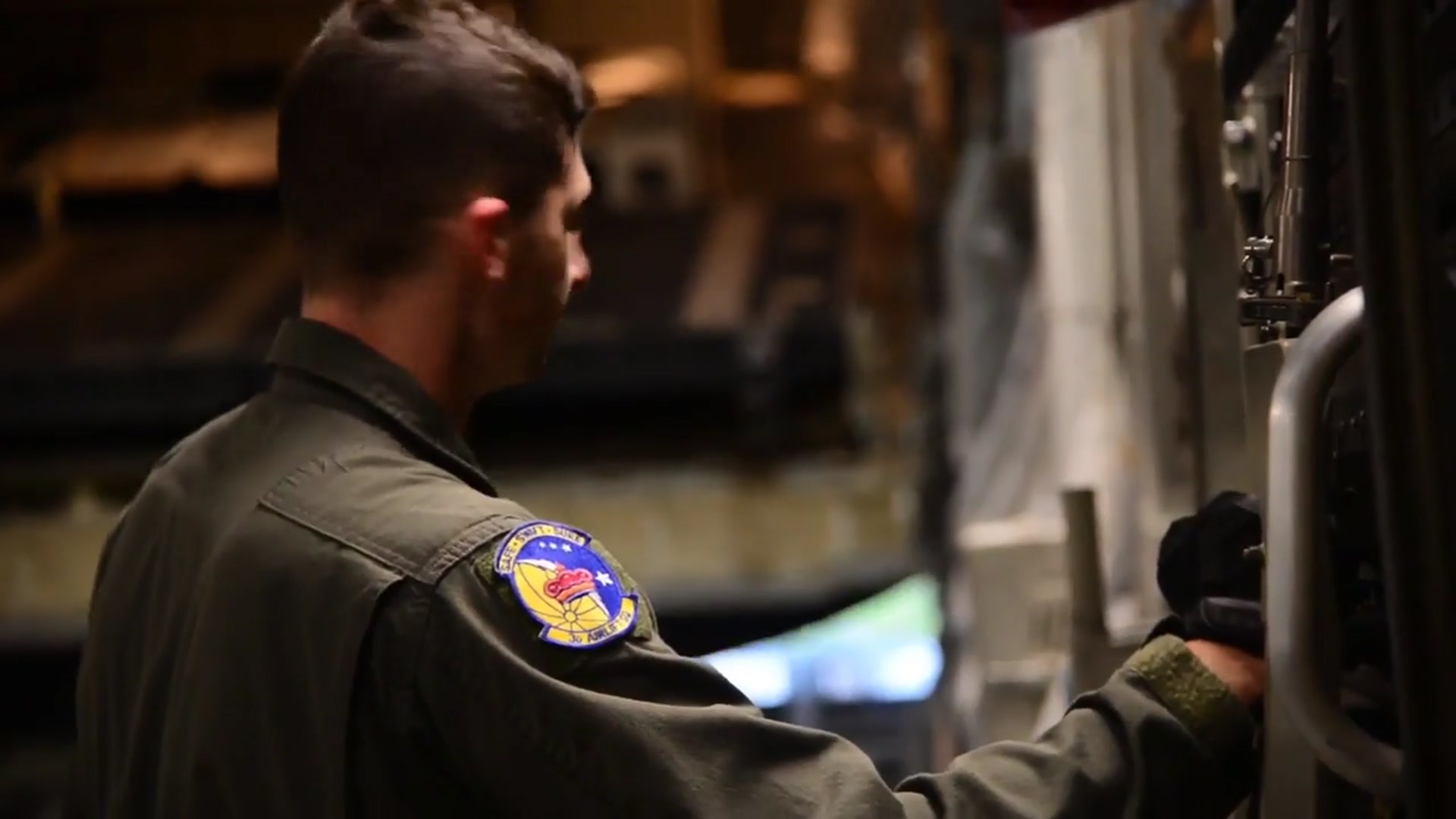 'Video thumbnail for C-17 Takeoff and Landing • Cockpit View'
