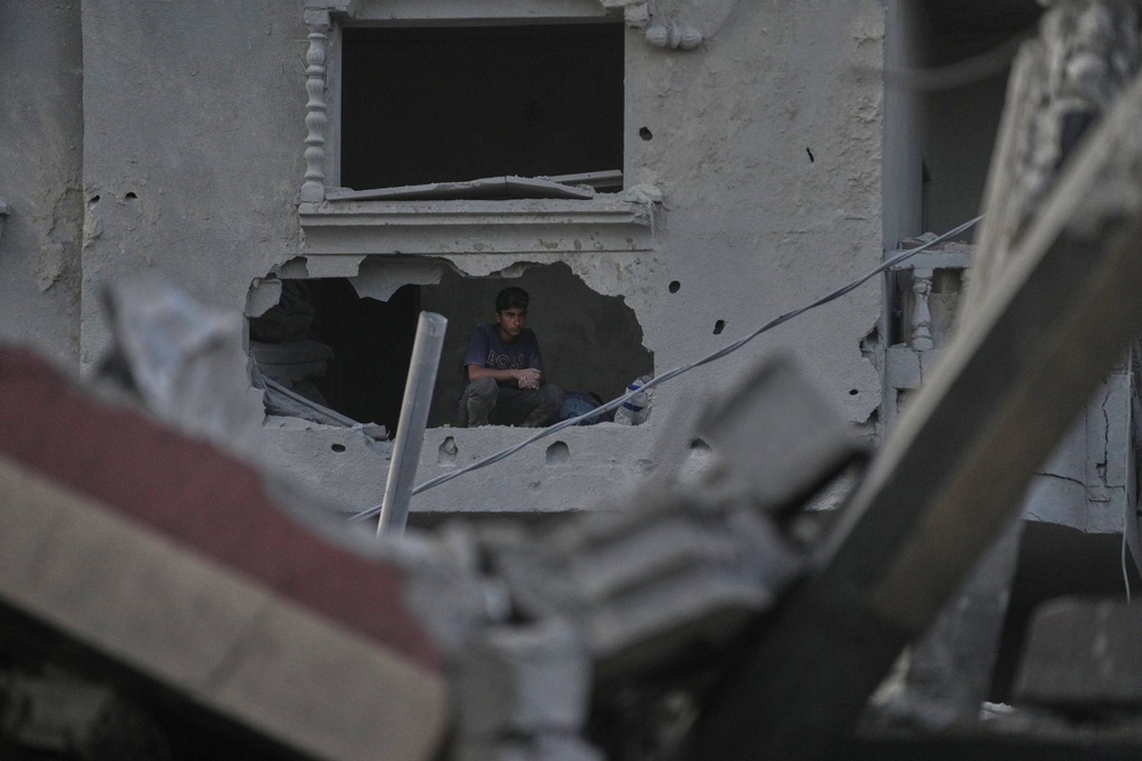 Video thumbnail for Israeli air strike in Gaza: Attack targets vehicle injuring several people