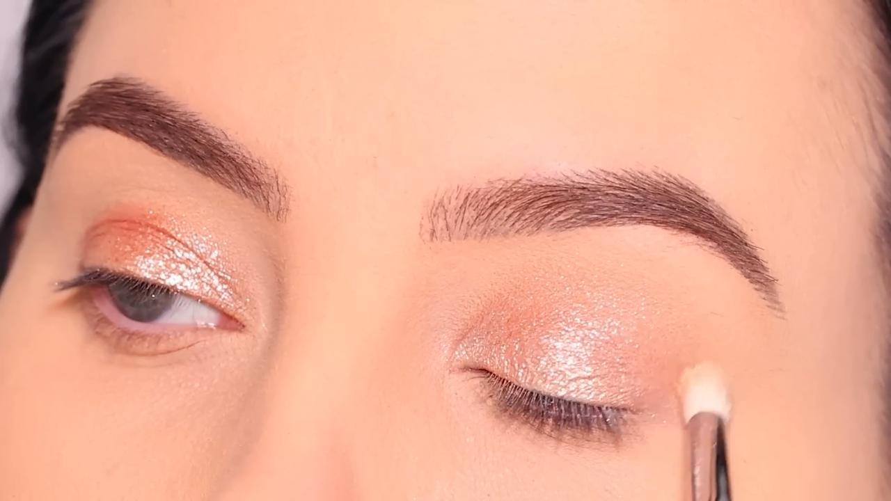 Video thumbnail for Effortless Eye Makeup: Using 1 Eyeshadow ONLY Tips & Tricks!