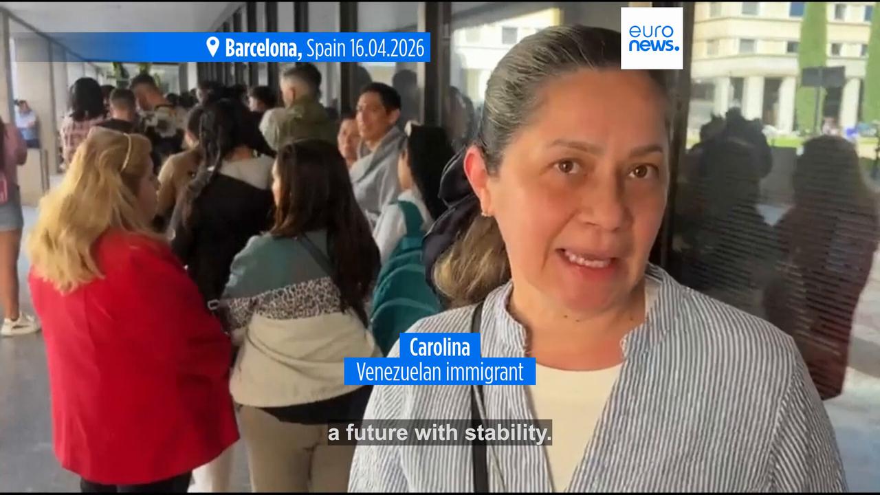 Video thumbnail for Spain immigration officers cancel strike after deal to ease workload from mass migrant amnesty