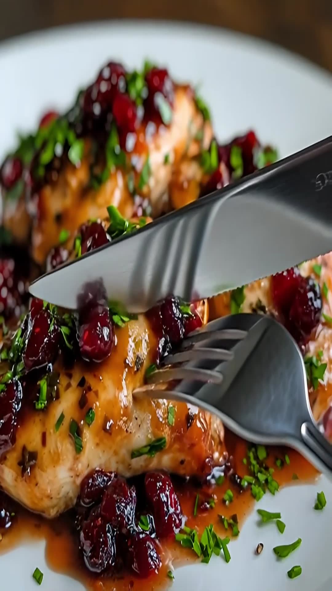 Video thumbnail for Slow Cooker Cranberry Chicken