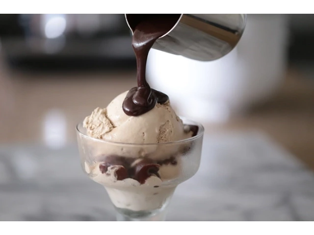 Video thumbnail for Mocha Almond Fudge Ice Cream | Byron Talbott