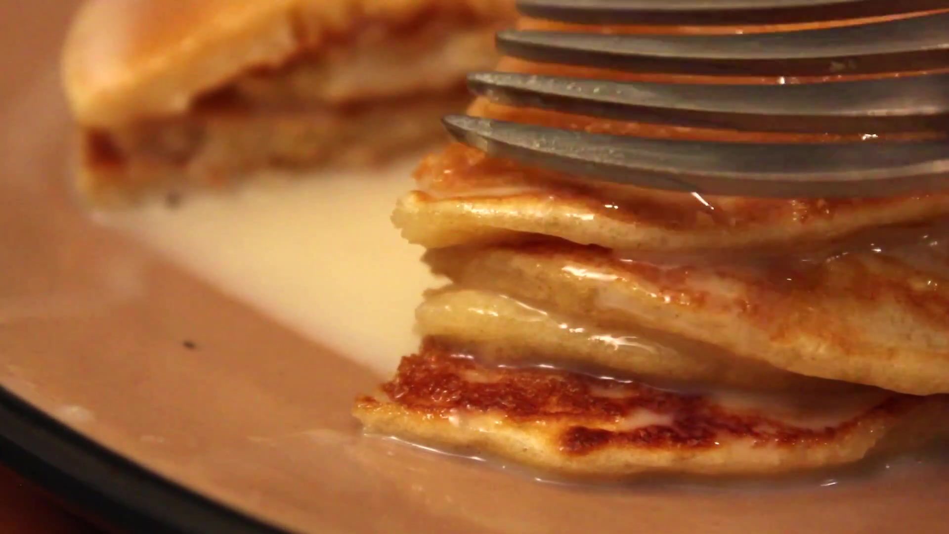Video thumbnail for 7.Fluffy Pancakes and Classified Topping feat. Brothers Green (1080p 25fps)