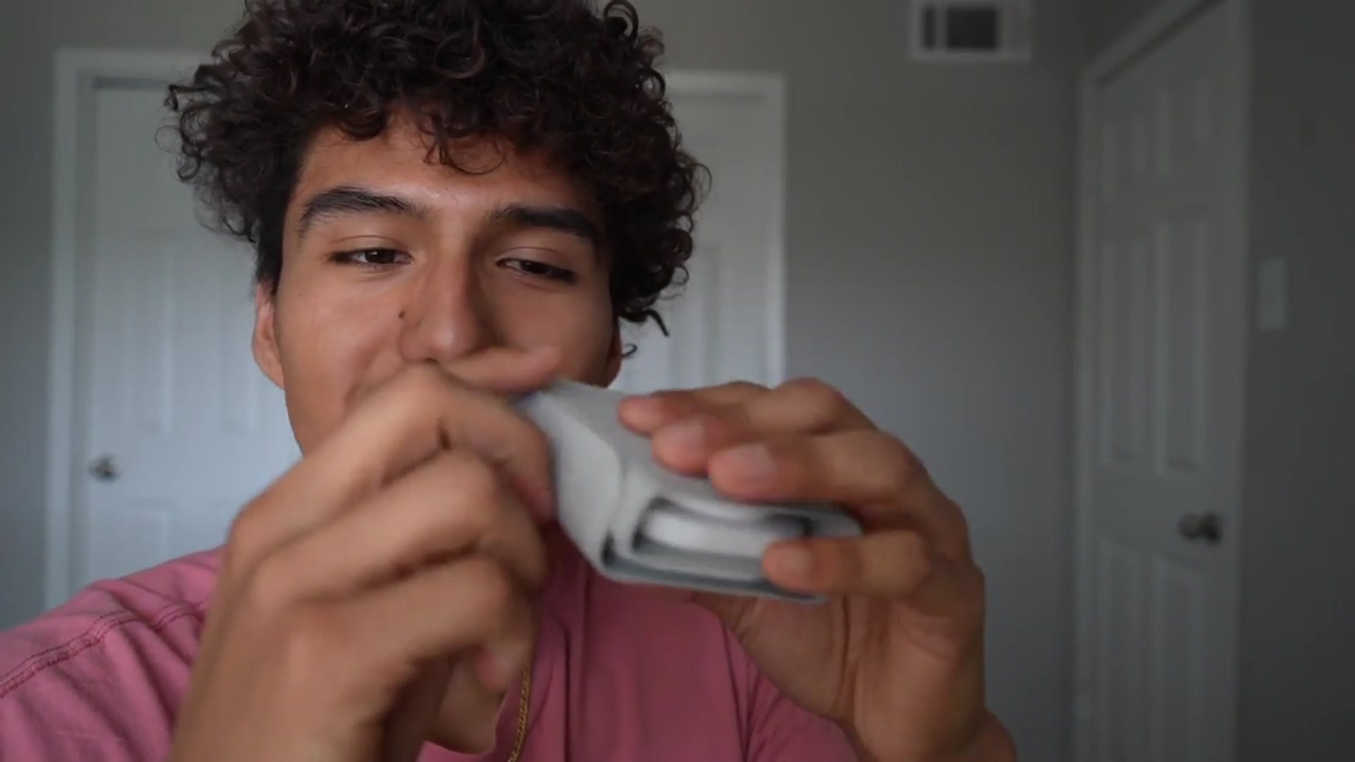 'Video thumbnail for Magnetic Foldable Wireless Charging Station Review'