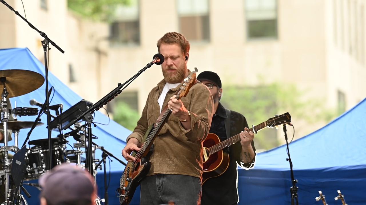Video thumbnail for NY: TODAY Show Citi Concert Series Featuring Mumford & Sons 3.